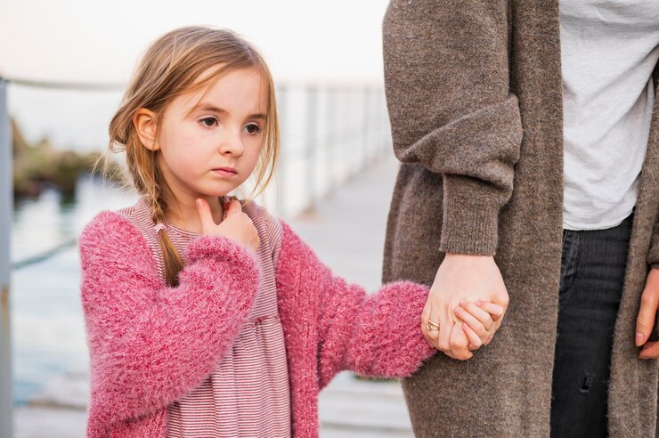cute daughter mother holding hands 23 2148521426